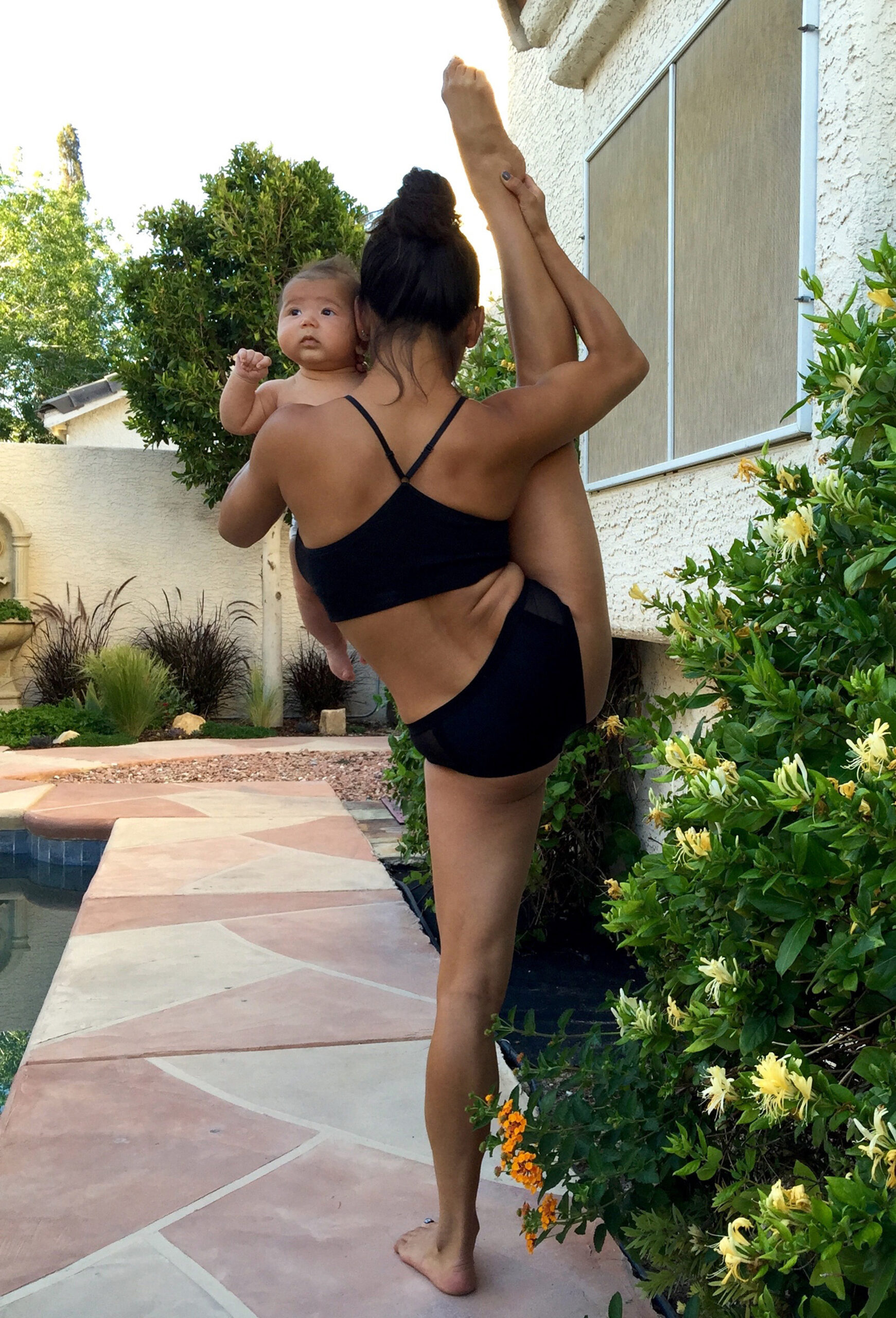 CIRCUS MUM AND CHILD