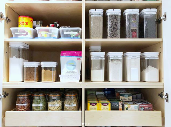 Clear-Containers-in-the-Pantry.png