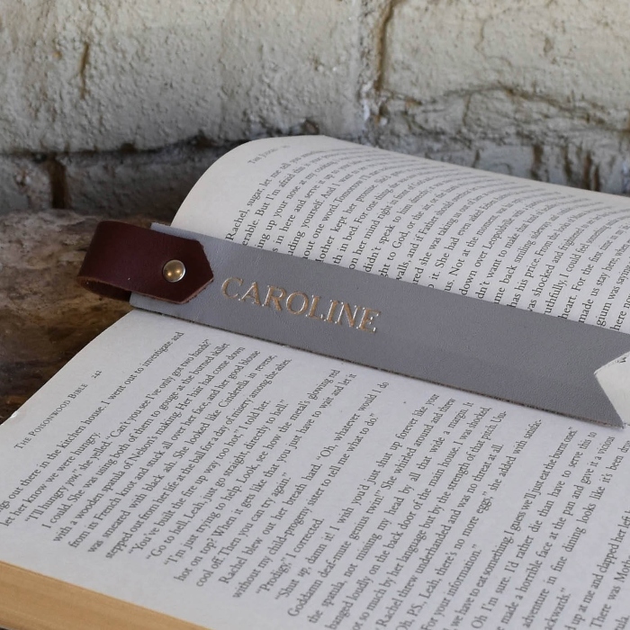 Customized-Leather-Bookmark.jpg