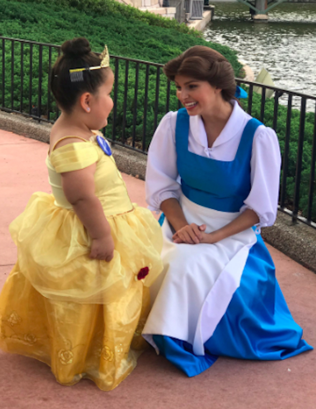 Daisy-meets-belle-in-disney-1.jpg