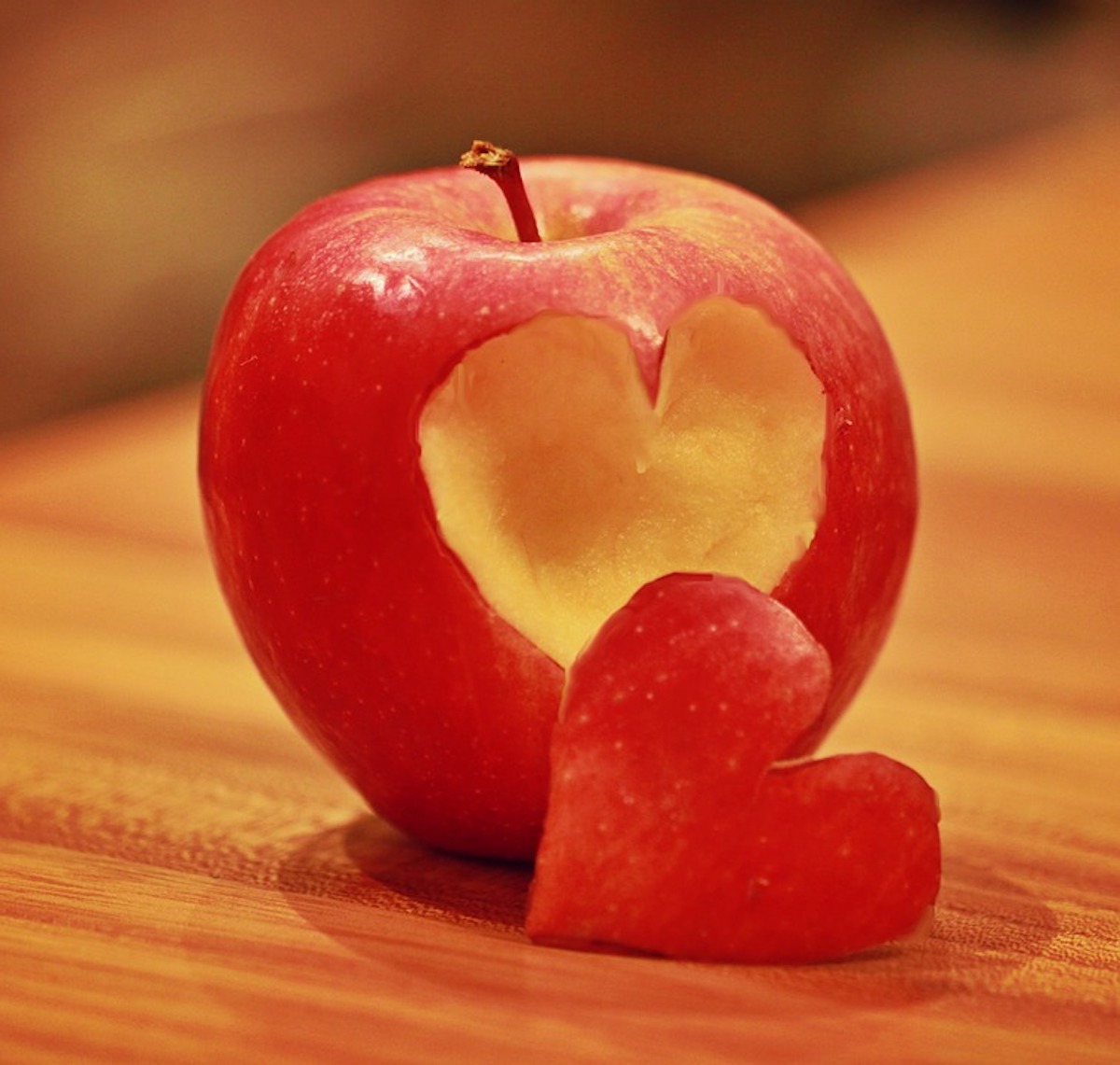 Deco Heart Healthy Red Apple Sweet Fruit Love