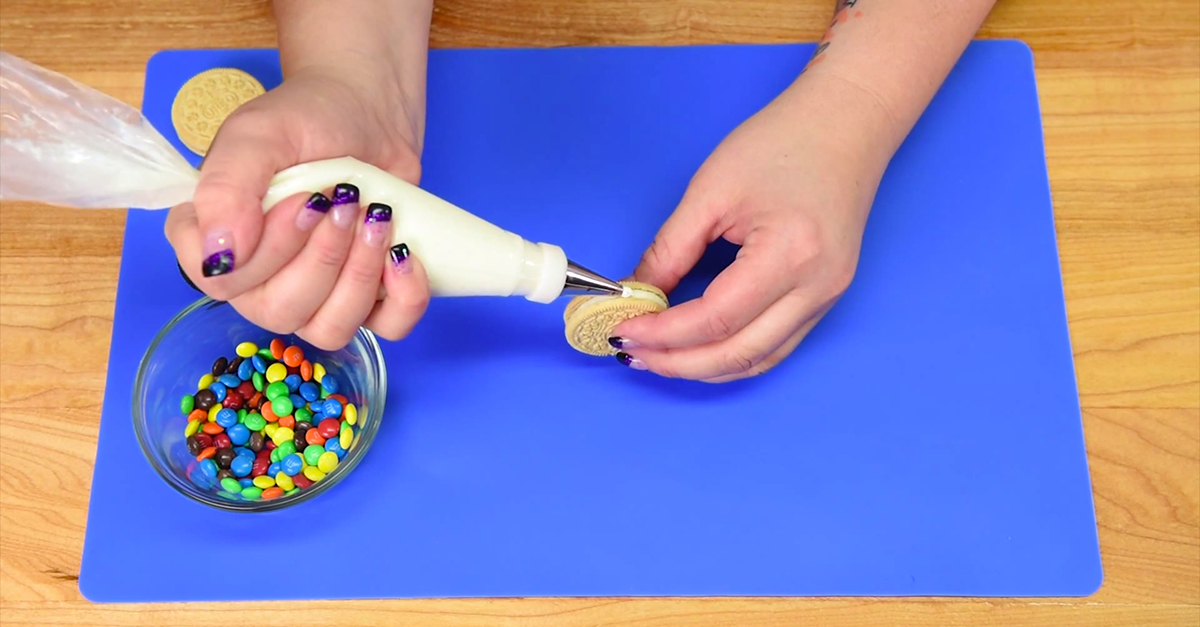 Decorate Oreos