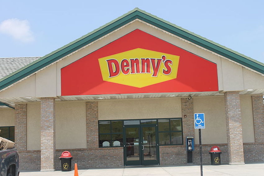 Dennys_Restaurant_Webb_County_TX_IMG_3175.jpg