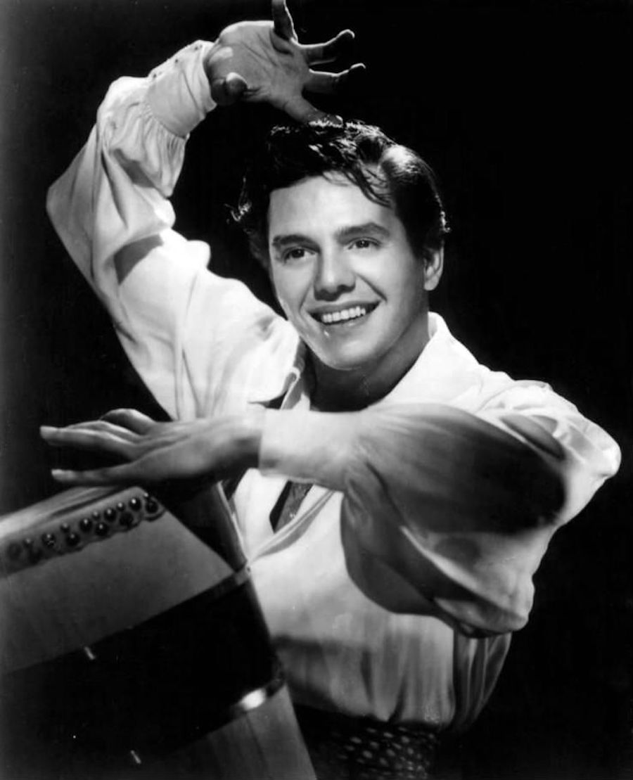 Desi_Arnaz_1950.jpg