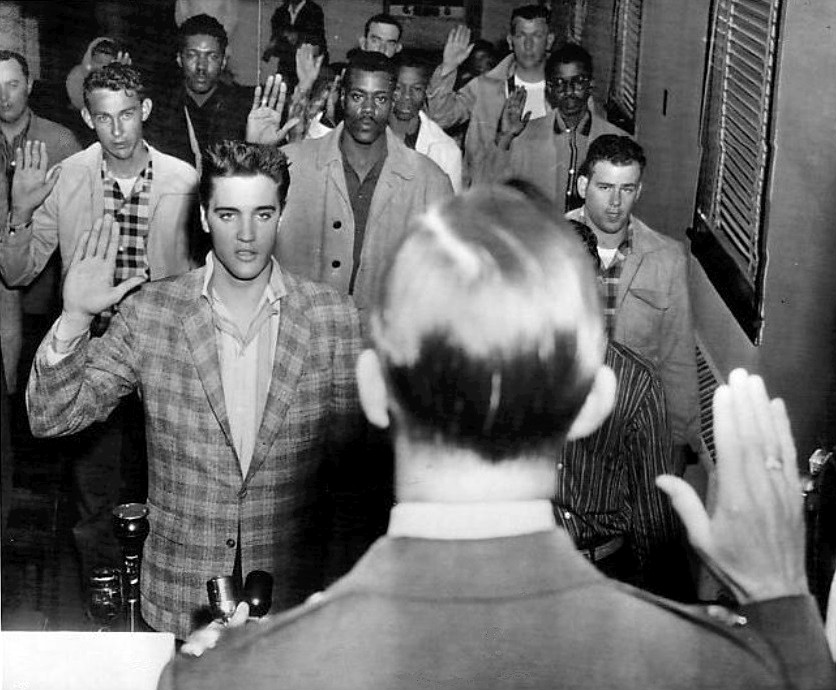 Elvis_sworn_into_army_1958.jpg