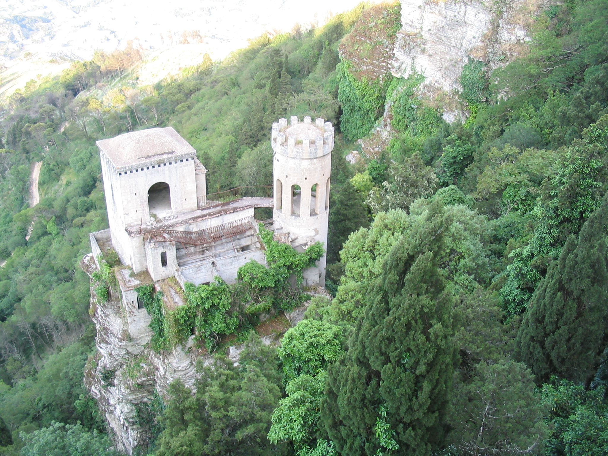 Erice_Sicily_Italy_09.jpg