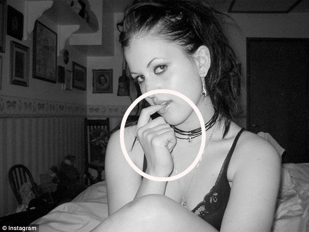 Extra-Finger-2.jpg