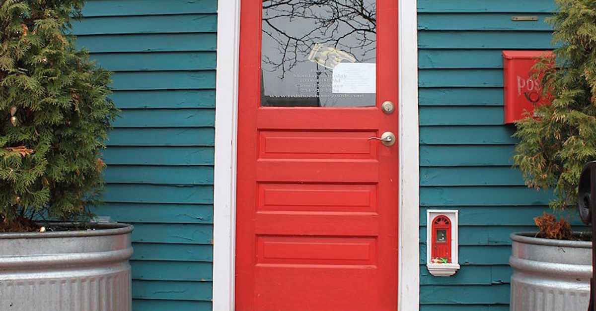 Fairy_door_at_Red_Shoes_Ann_Arbor_Michigan