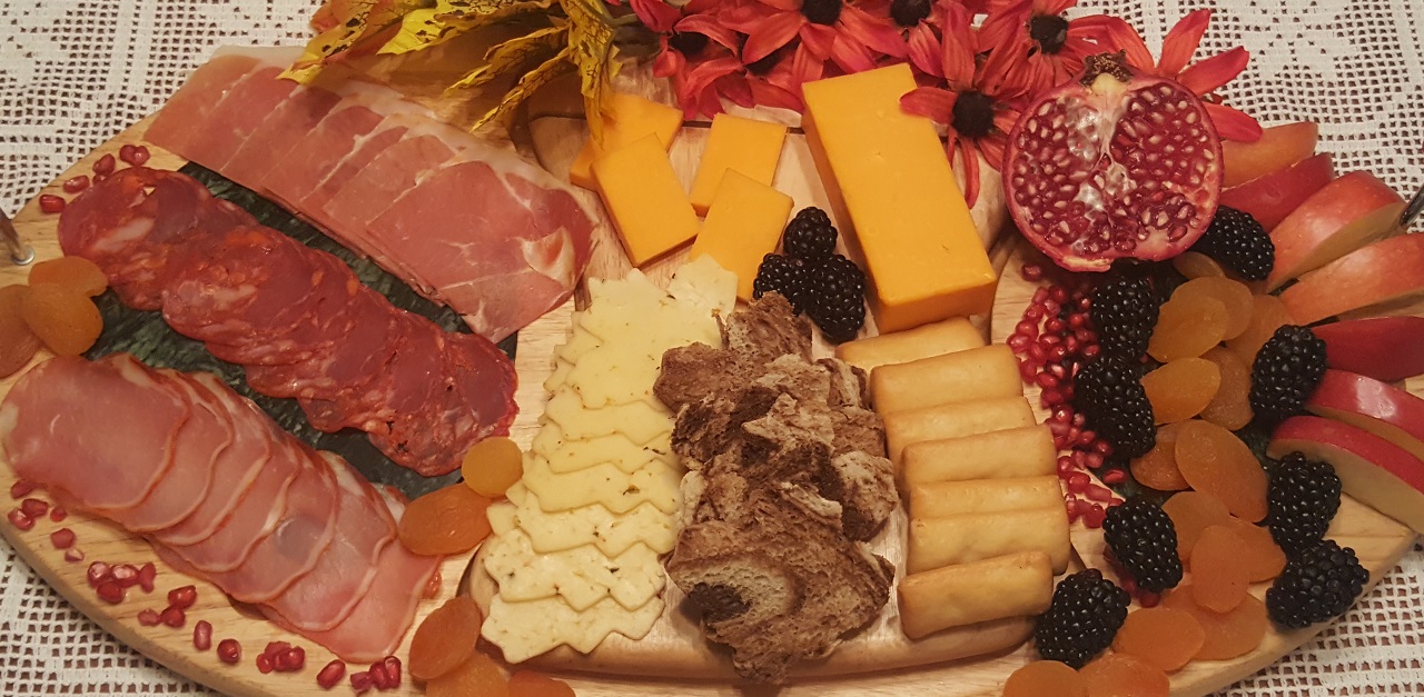 Fall Charcuterie Board _ Desiree O _ LittleThings _ featured