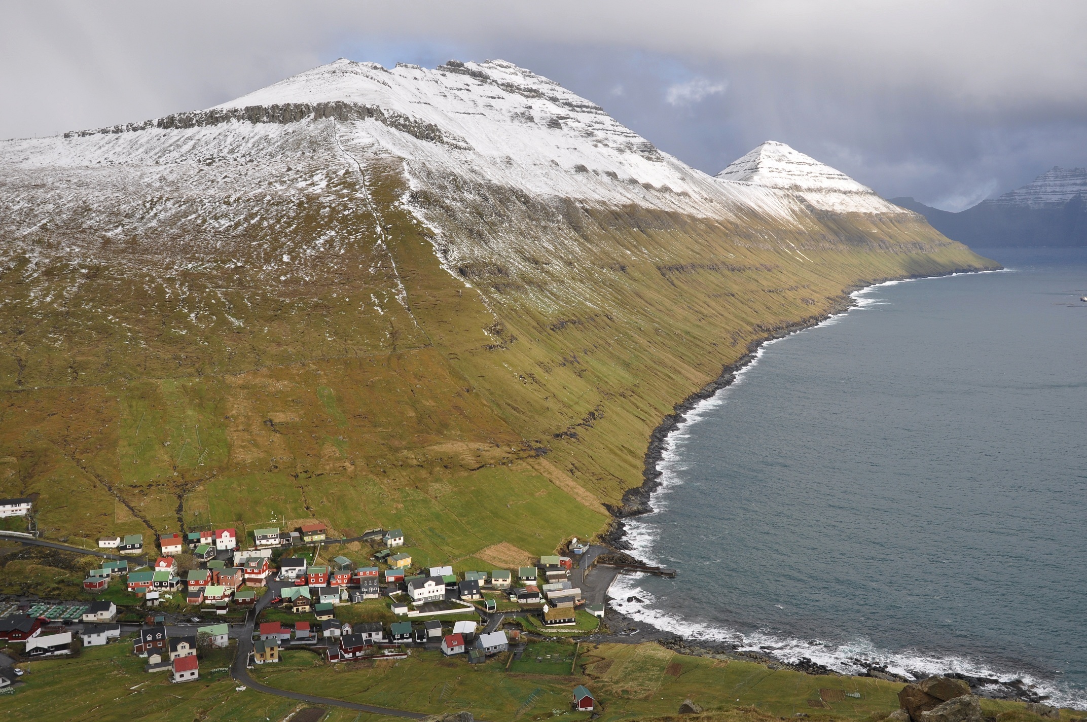 Faroe_Islands_Eysturoy_Funningur_2.jpg