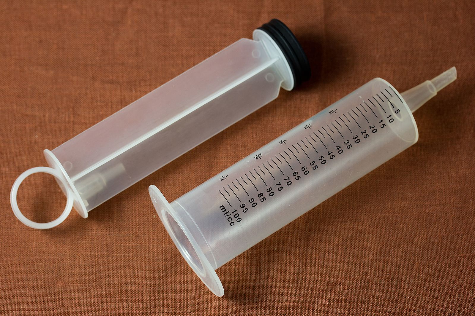 Food_Syringe_8612669736.jpg