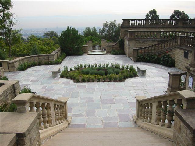 FormalGardensForecourt.jpg