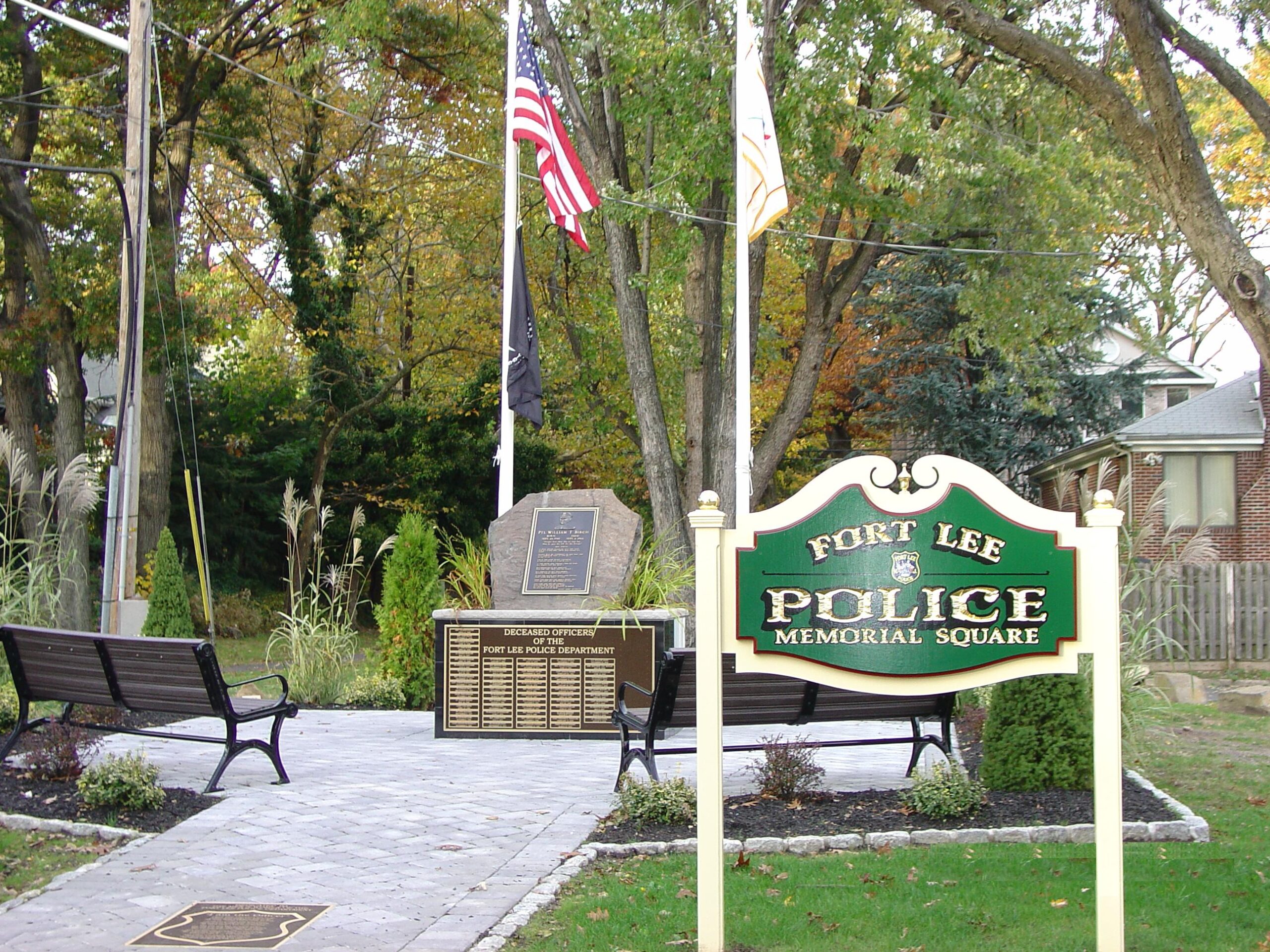 Fort_Lee_Police_Memorial_Square.jpg