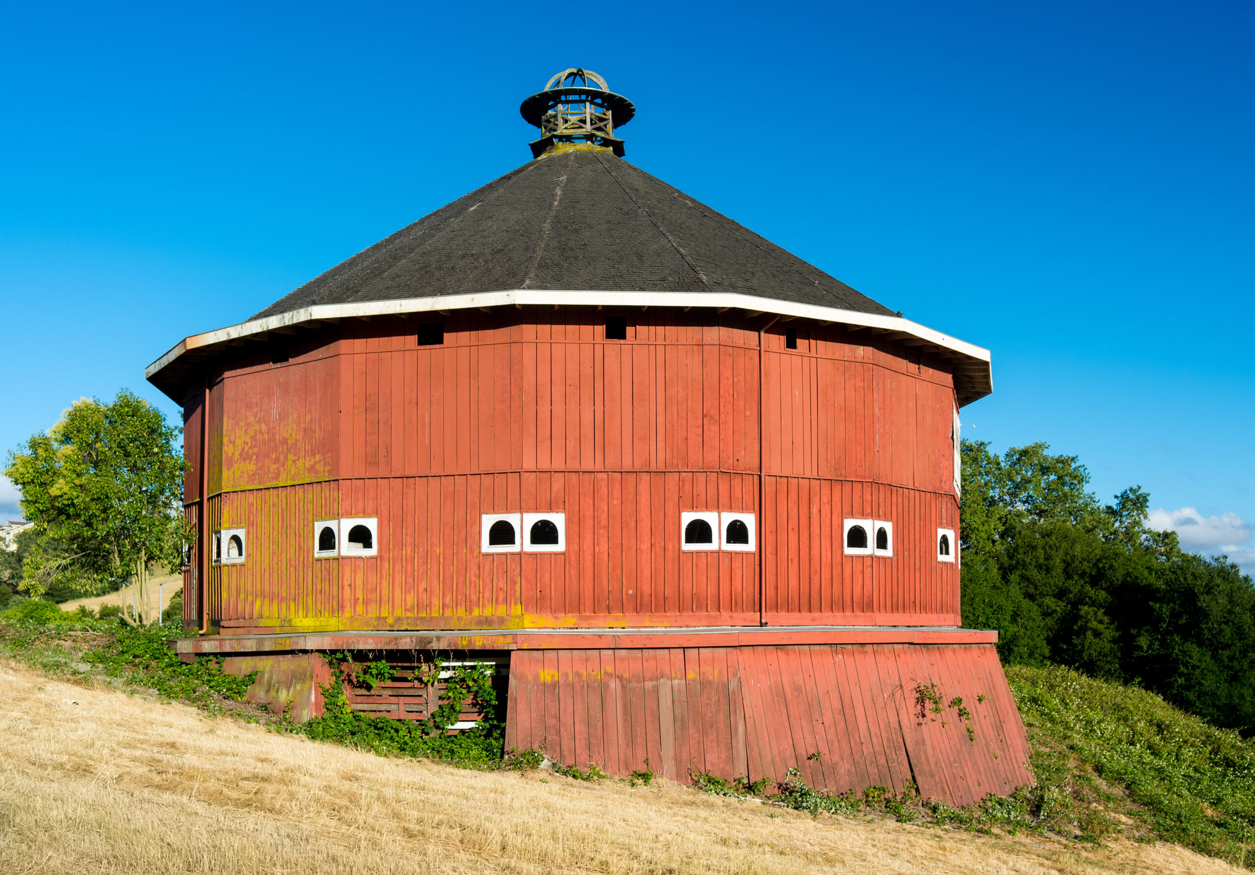 Fountaingrove_Round_Barn.jpg