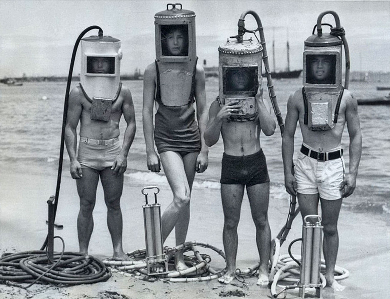 Four-DIY-Ddivers-c.-1940s.jpg