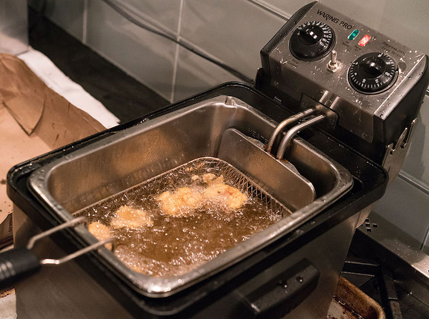 Frying_Clams.jpg
