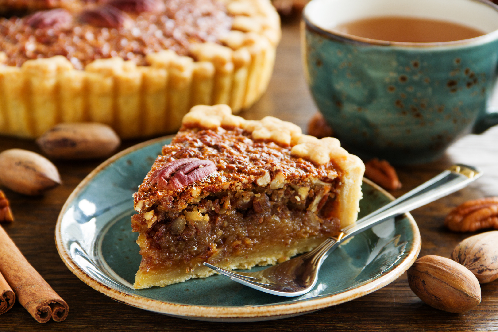 American classic cake with pecans and maple syrup.