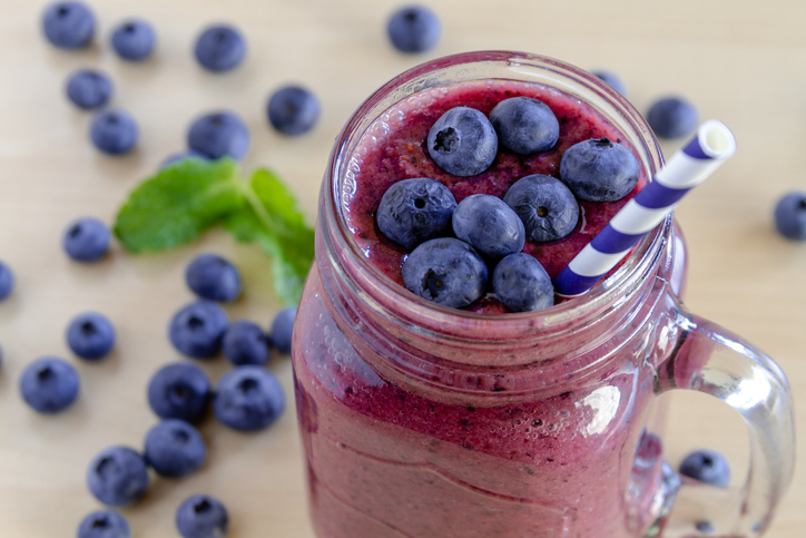 Blueberry and Blackberry smoothie shakes