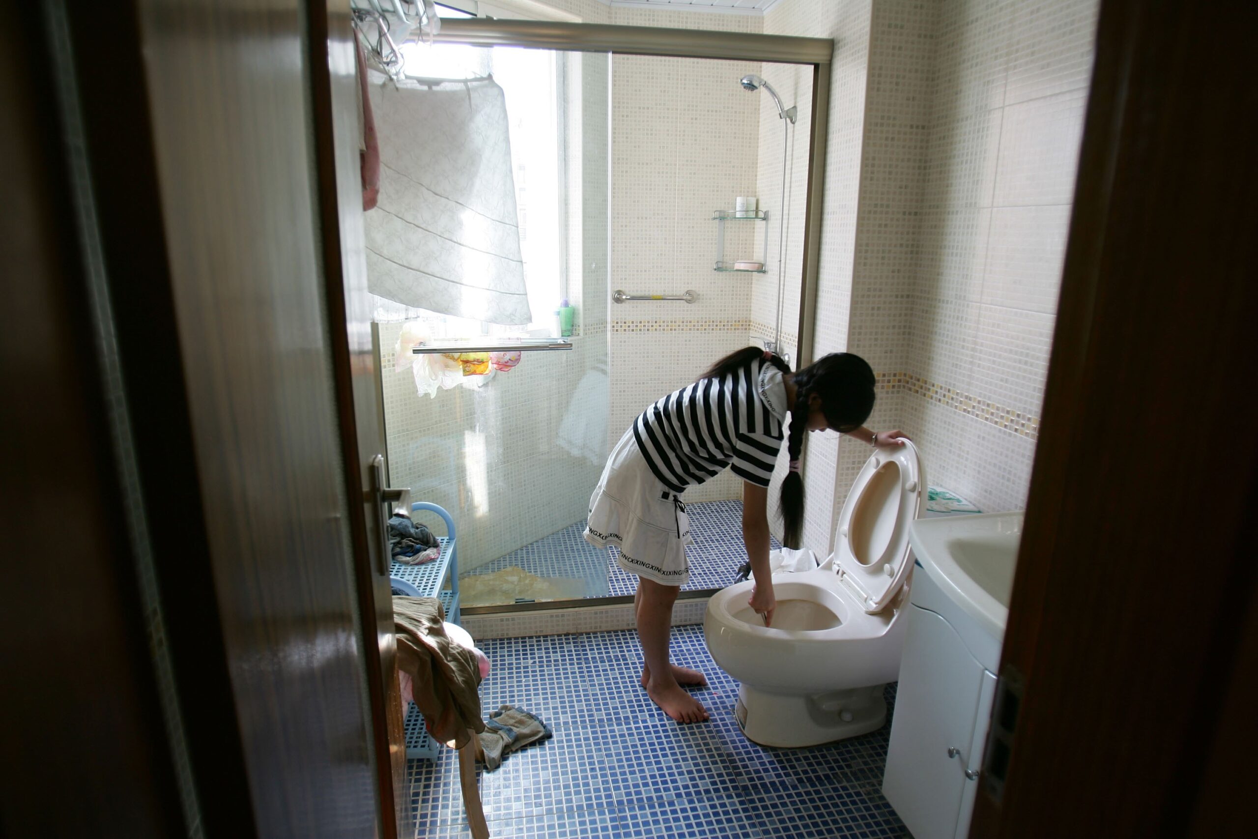 Authority Bans Shanghai Family School Vaunting Ancient Teaching Methods In China