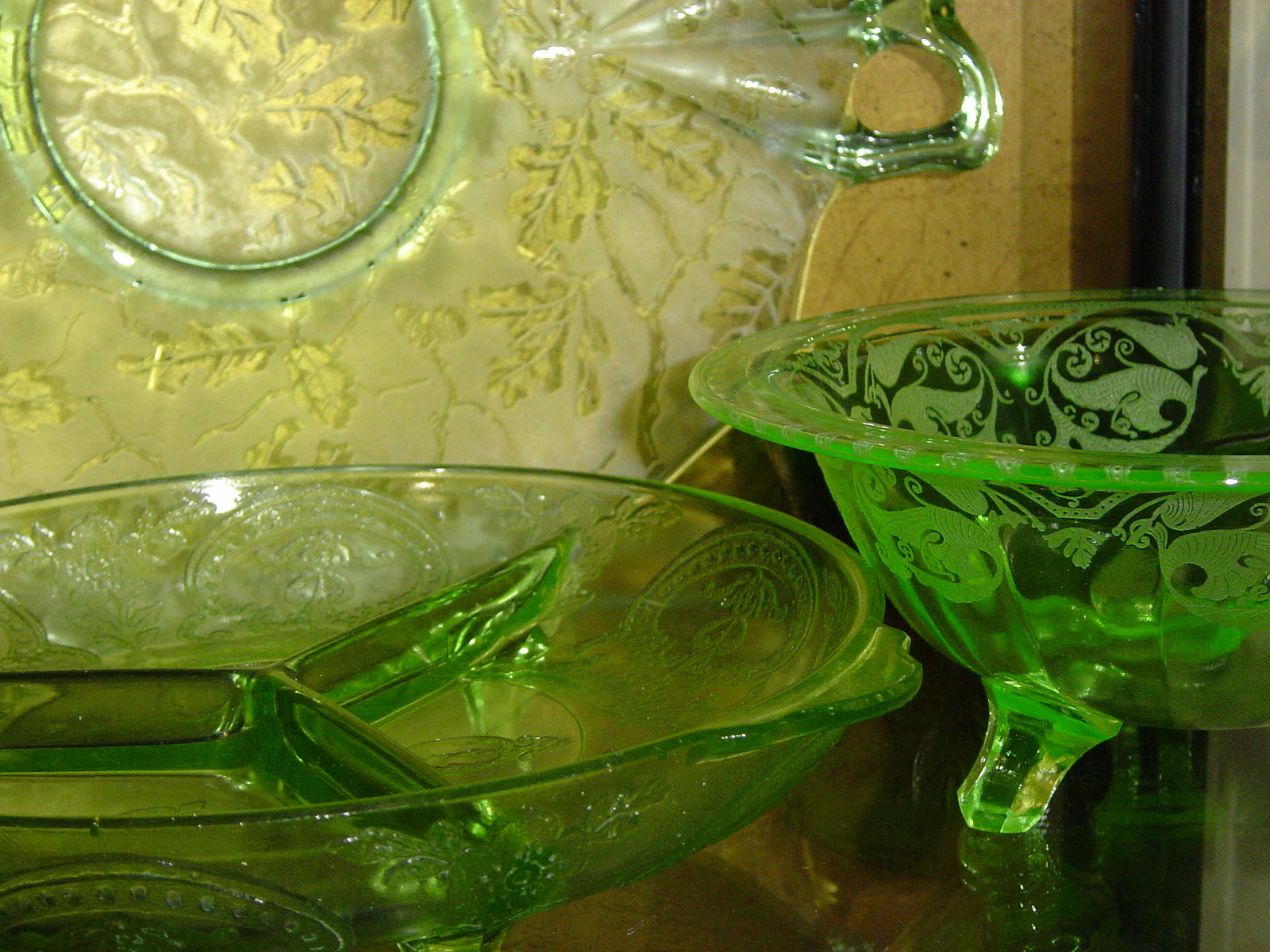 Green_glassware.jpg