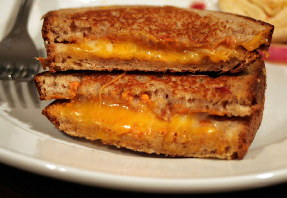 Grilled_cheese_sandwich.jpg