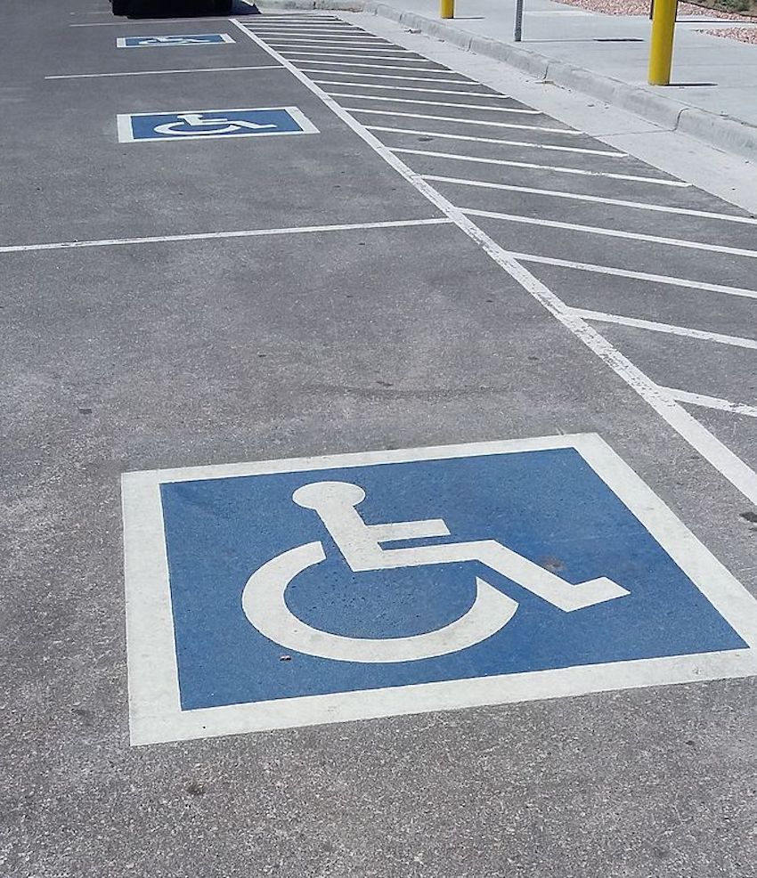 Handicapped_parking_Peoria_Station.jpg