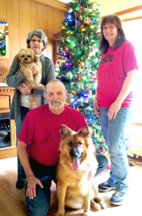 Happy-Dog-Life-Christmas-460x700-1.jpg