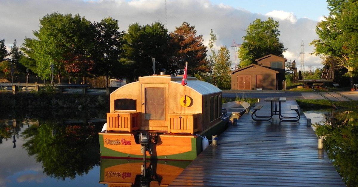 Houseboat Thumb 1