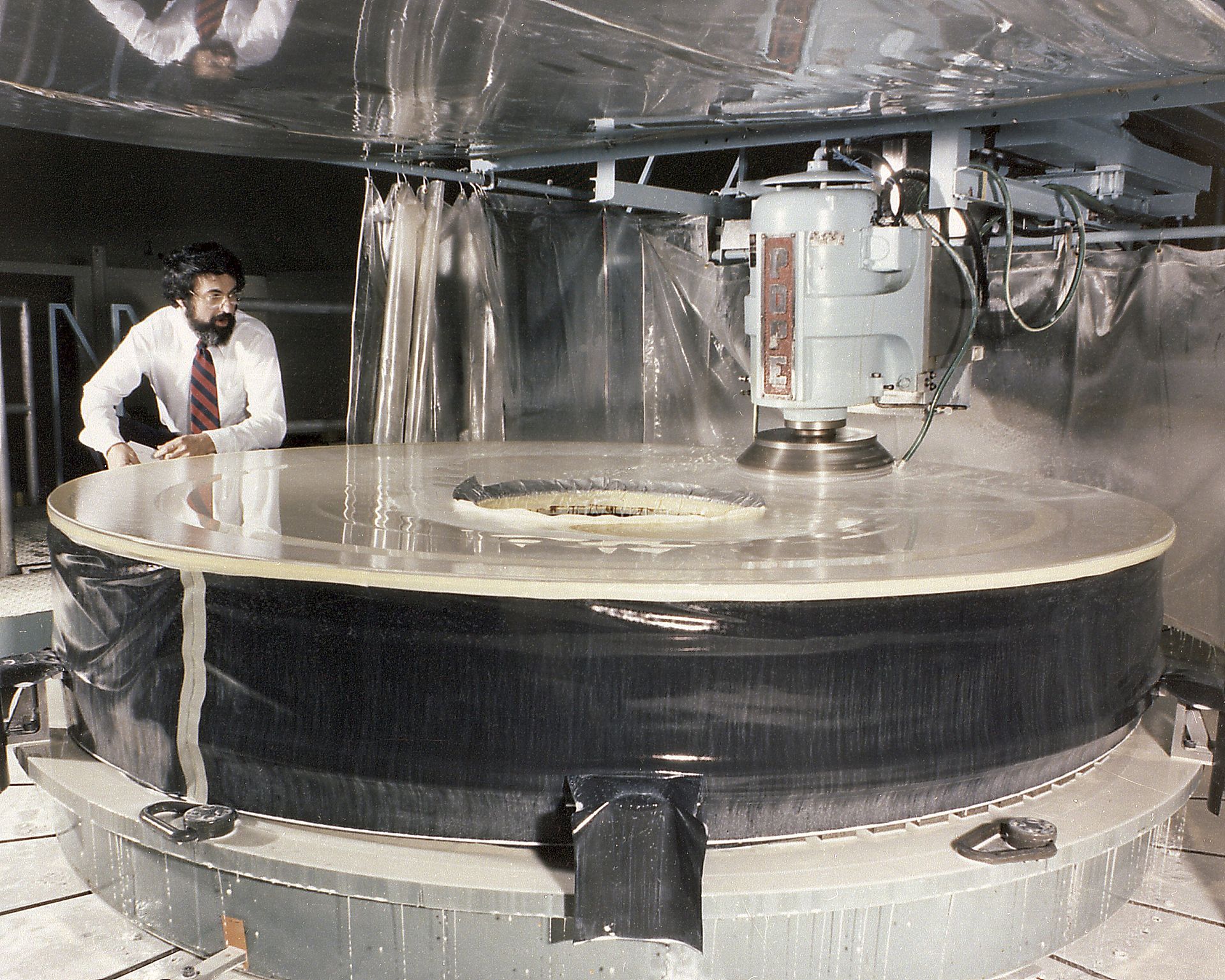 Hubble_mirror_polishing-1.jpg