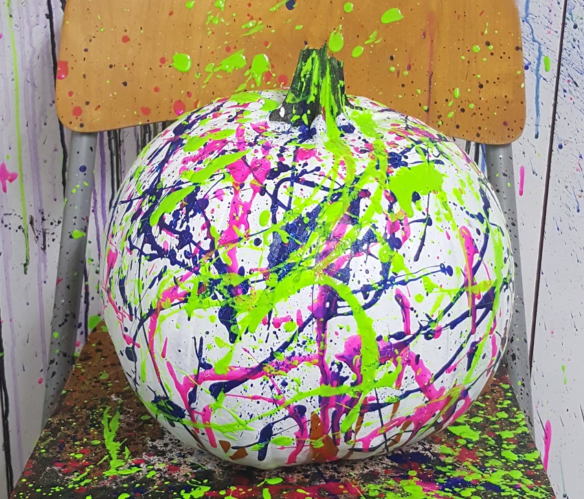 I-Made-Drip-Painting-Pumpkins-_-Desiree-O-_-LittleThings-_-12.jpg