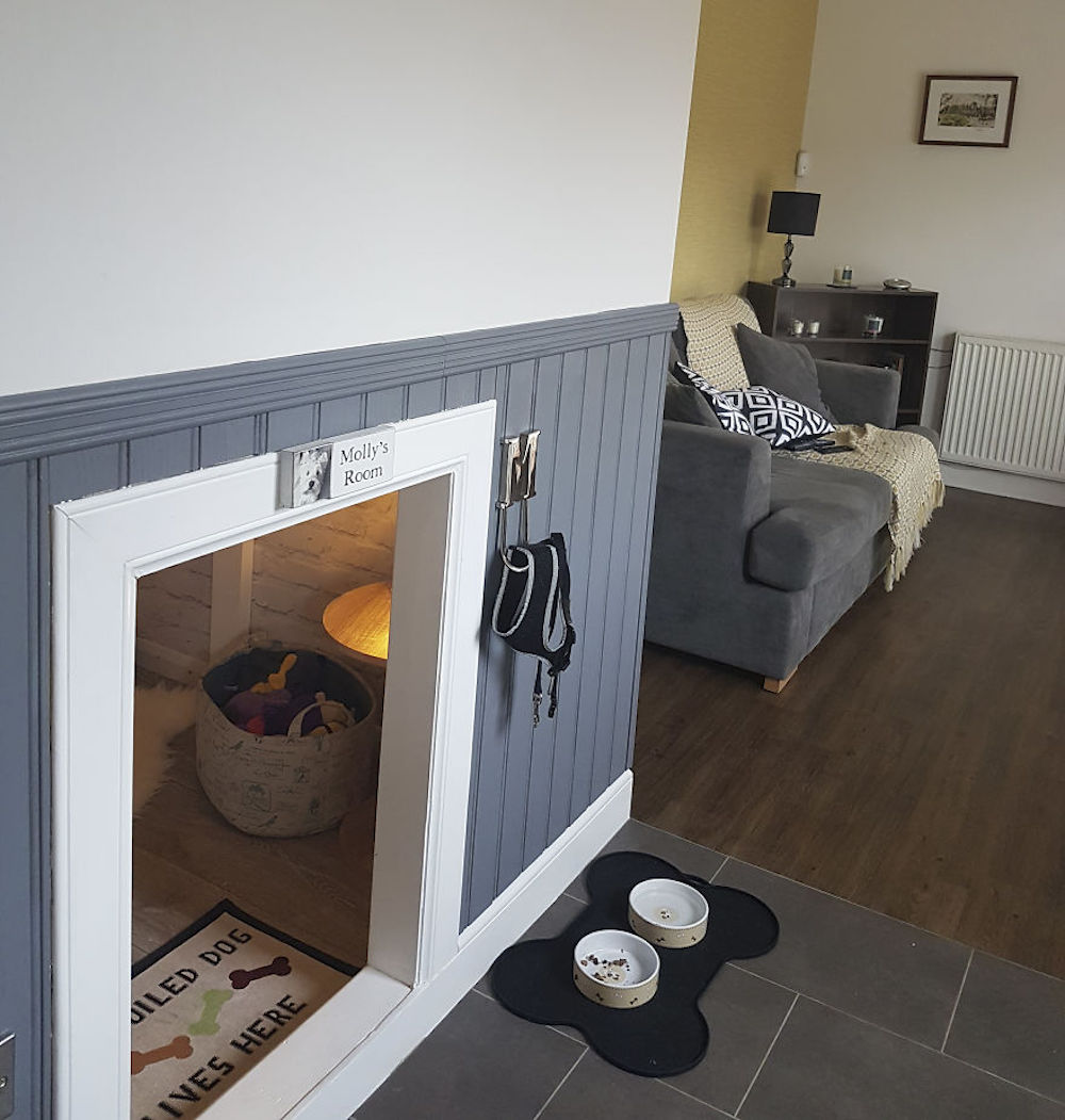 I-built-my-dog-a-room-under-the-stairs-and-it-turned-out-better-than-expected-5a66f46a9e2d9__880.jpg