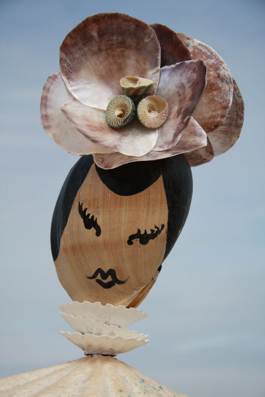 I-made-twelve-life-size-ladies-from-real-shells-13__880.jpg