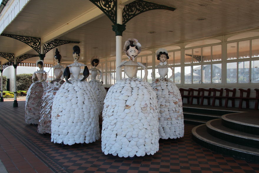 I-made-twelve-life-size-ladies-from-real-shells-15__880.jpg