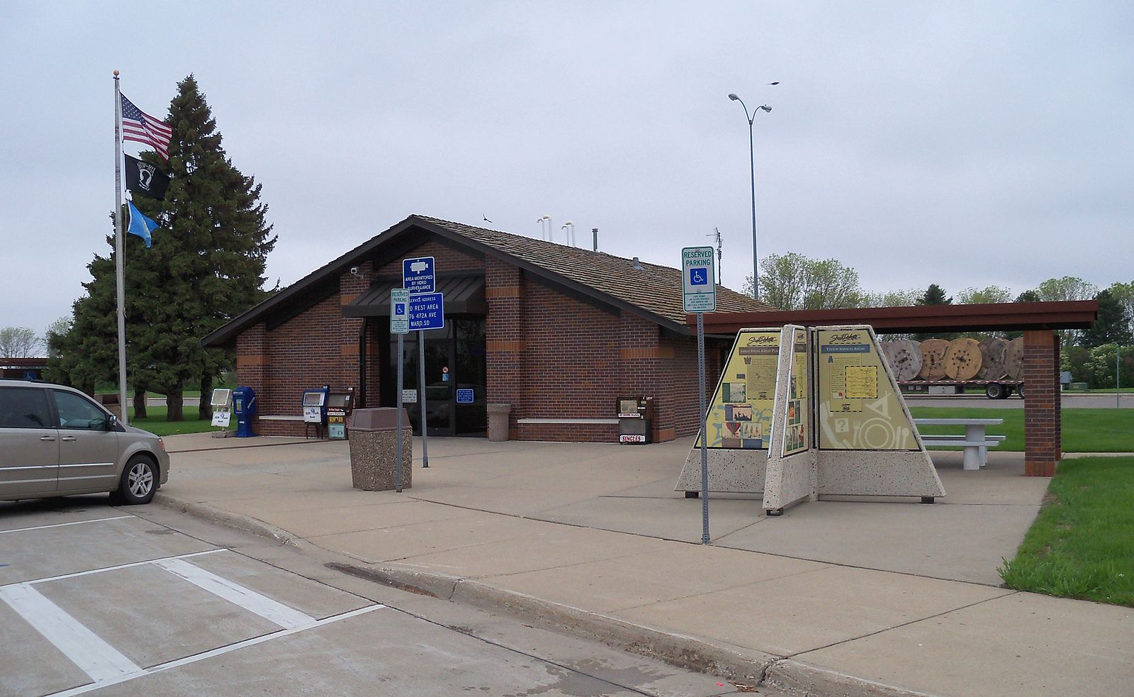 Interstate_29_rest_stop_SD_5.jpg