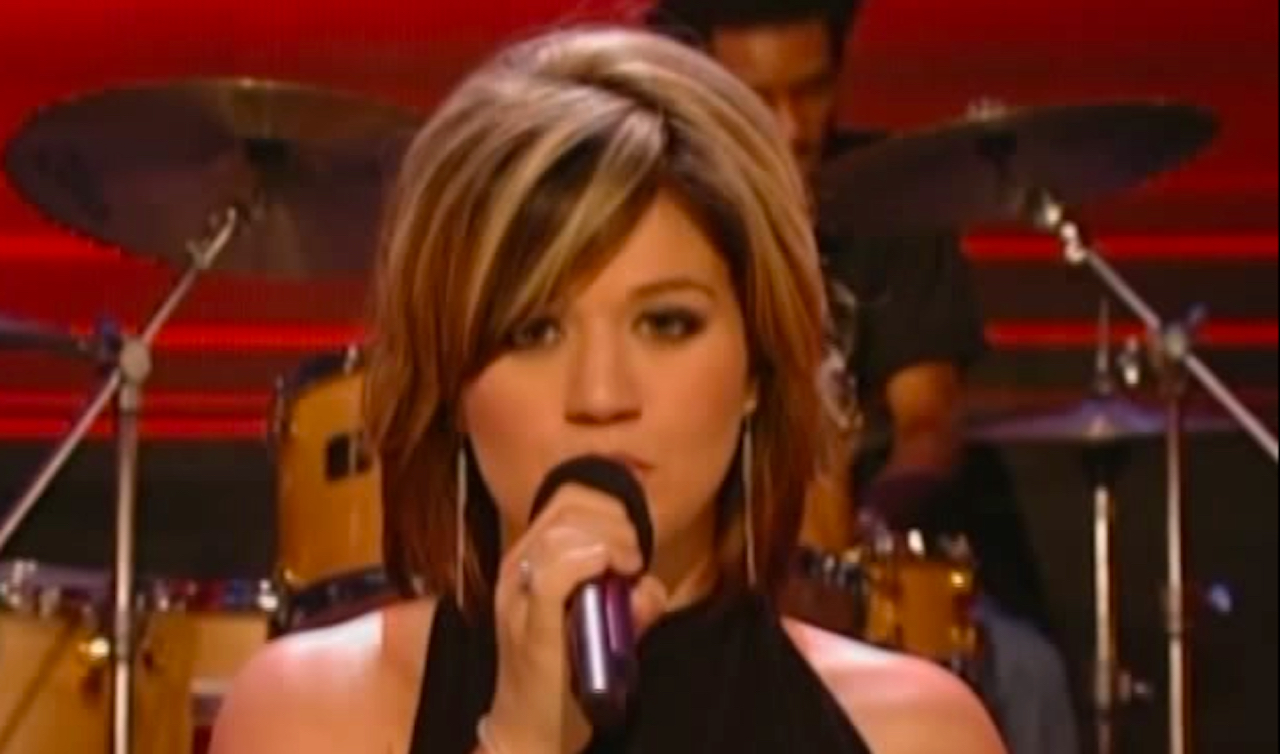 Kelly Clarkson Beauty