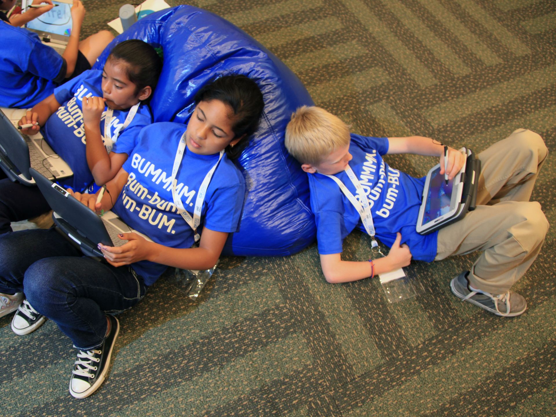 Kids_with_Education_Tablet_Computers.jpg