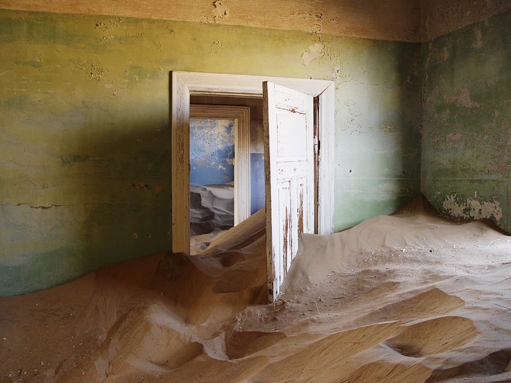 Kolmanskop_sand-1.jpg