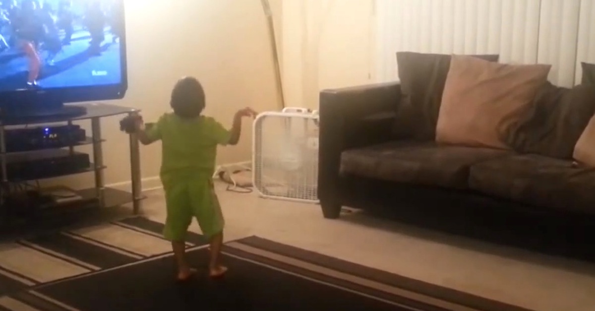 Little Boy Dances To Thriller