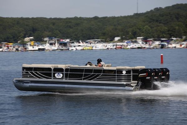 Meet-The-Worlds-Fastest-Pontoon-Boat-114MPH-Brad-Rowlands-25ft-South-Bay-925CR-powered-by-three-Mercury-Promax-300X-Outboard.jpg