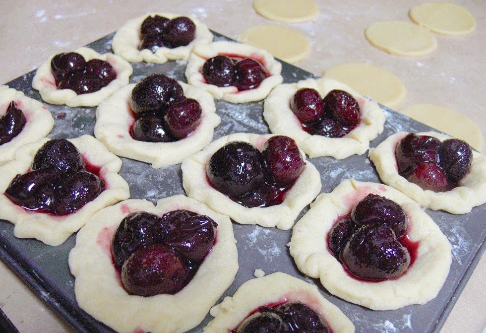 Mini-Cherry-Pies-1.jpg