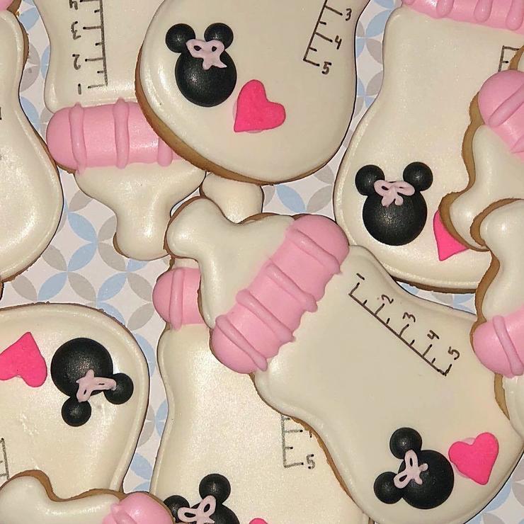 Minnie-Mouse-Bottle-Cookies.jpg