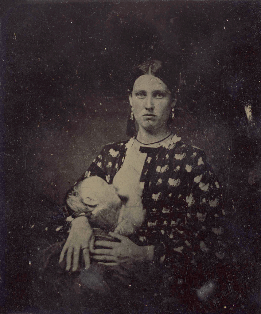 FASCINATING VINTAGE PHOTOS OF MOTHERS BREASTFEEDING REVEAL THE 1800S AND 1900S TREND FOR NURSING PORTRAITS – BEFORE THE PRACTICE BECAME TABOO