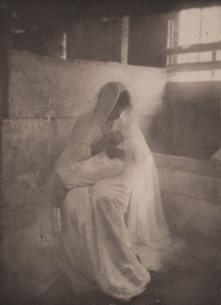 FASCINATING VINTAGE PHOTOS OF MOTHERS BREASTFEEDING REVEAL THE 1800S AND 1900S TREND FOR NURSING PORTRAITS – BEFORE THE PRACTICE BECAME TABOO