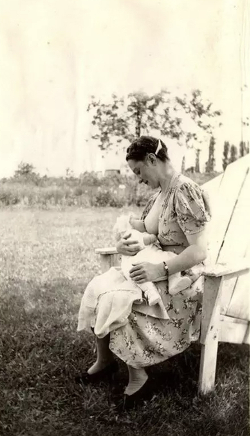 FASCINATING VINTAGE PHOTOS OF MOTHERS BREASTFEEDING REVEAL THE 1800S AND 1900S TREND FOR NURSING PORTRAITS – BEFORE THE PRACTICE BECAME TABOO