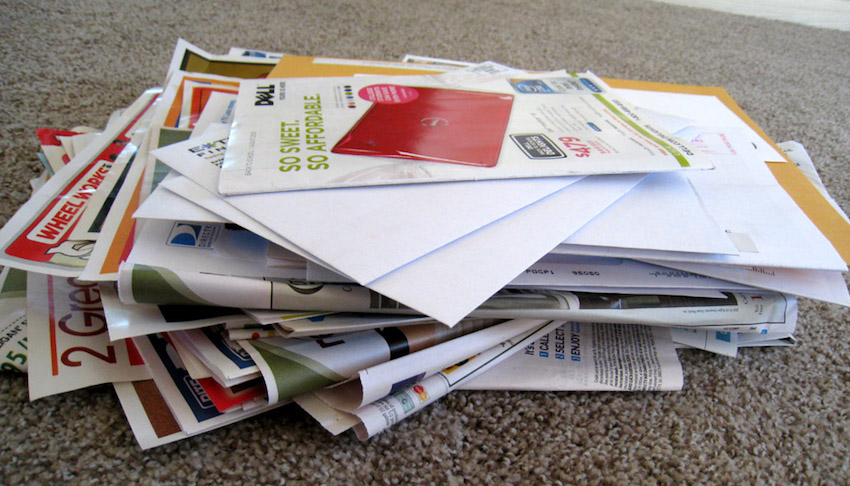 Pile_of_junk_mail.jpg