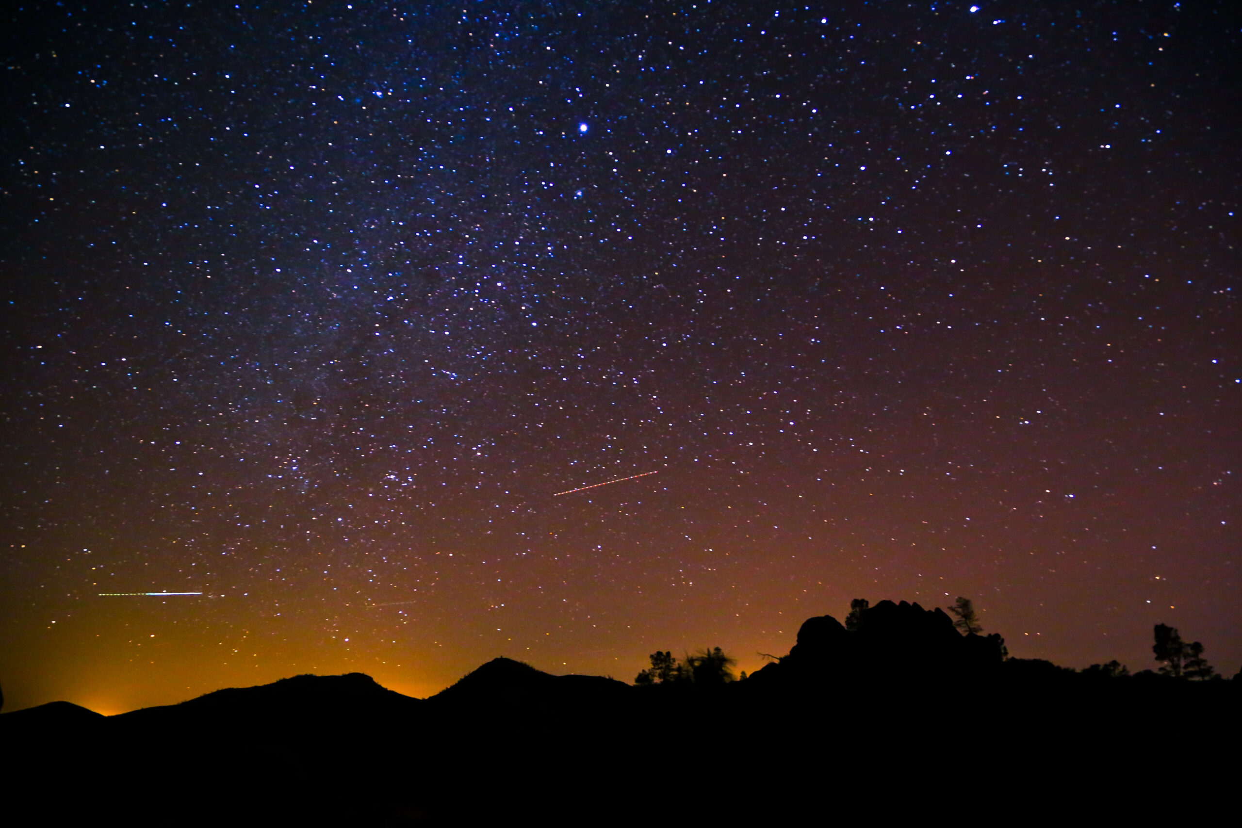 Pinnacles_Night_Sky_-_Flickr_-_Joe_Parks.jpg