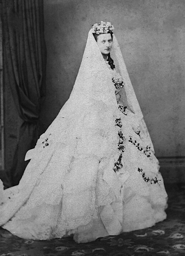 Princess_Alexandra_wedding_dress_1863.jpg