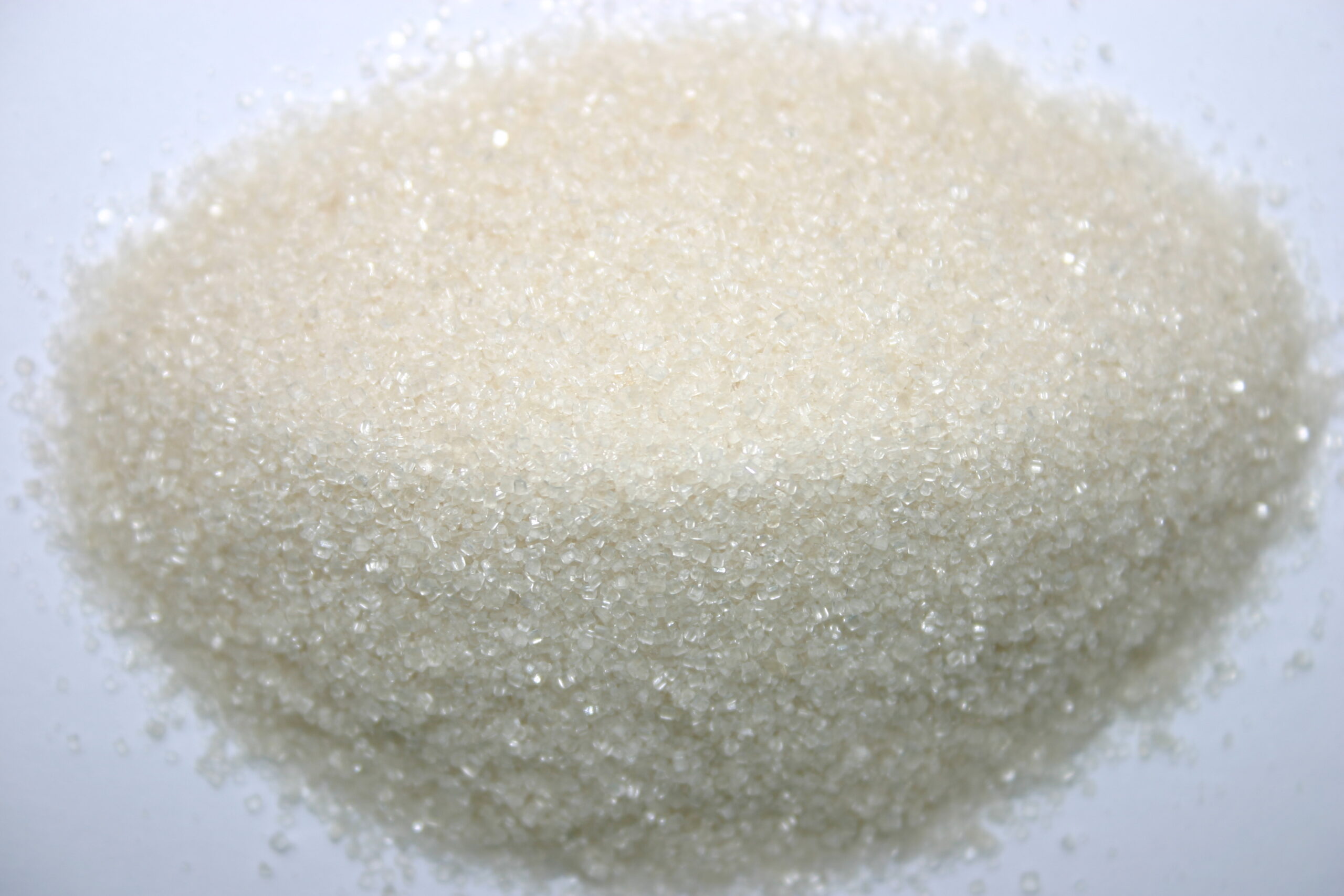 Raw_cane_sugar_light.jpg