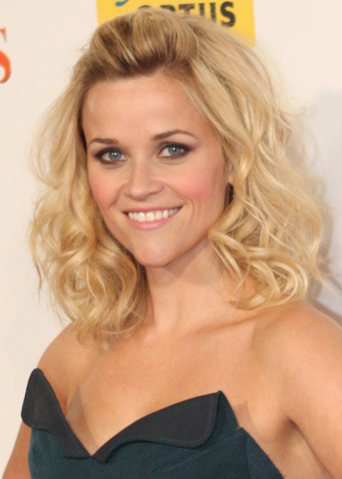 Reese_Witherspoon_May_2011_cropped.jpg