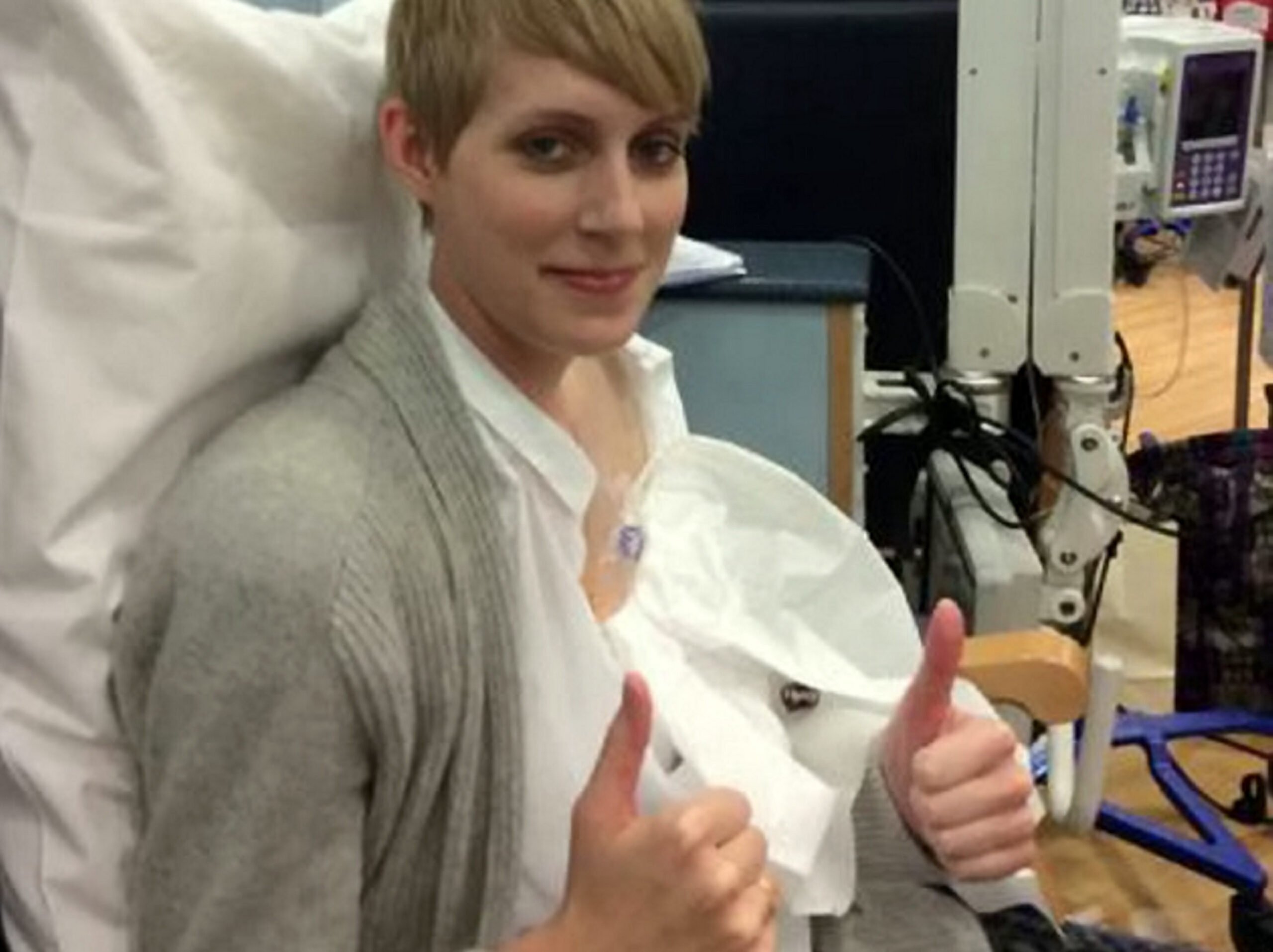 SWNS_WEDDING_CANCER_02.jpg SWNS_WEDDING_CANCER_02.jpg